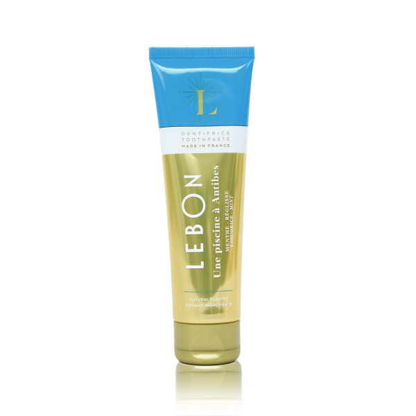 Lebon Une piscine a Antibes 75ml